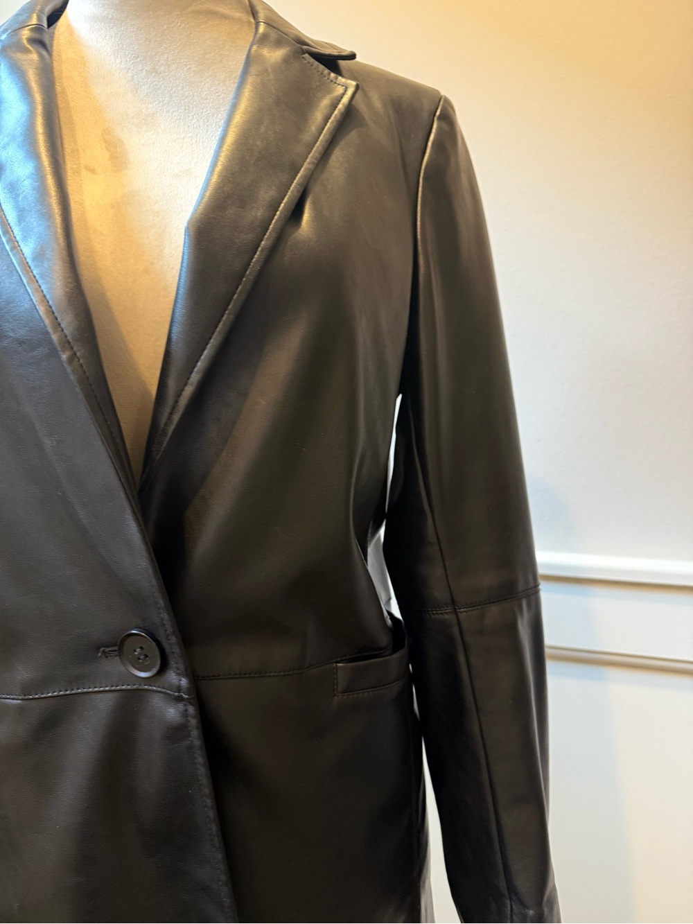 Evereve Sz S Black Leather Blazer Jacket - Women's Tailored Single-Button Coat - Picture 4 of 5